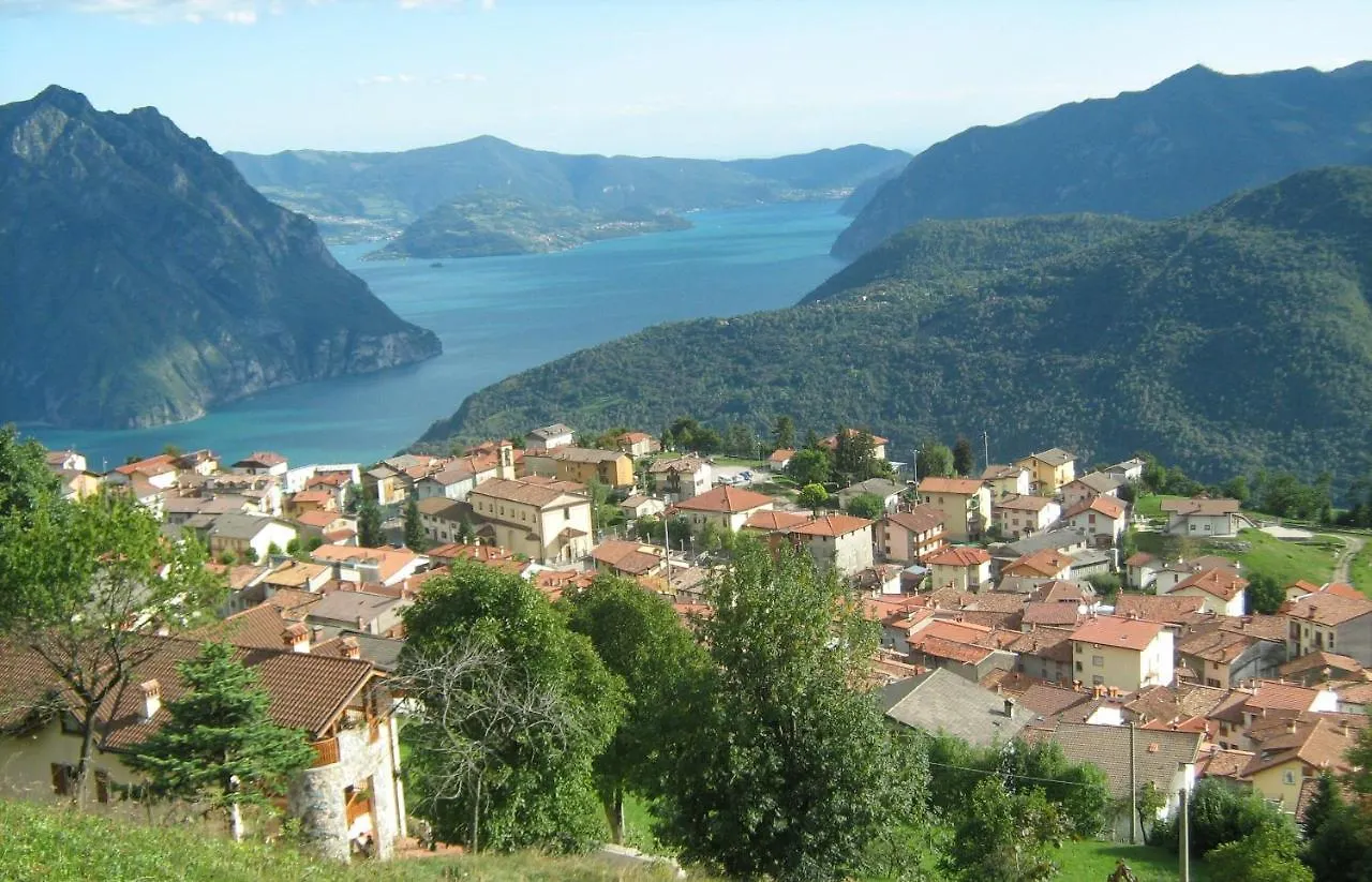 Mountain And Iseo Lake Mountain Lake Iseo Hospitality Bossico Italie